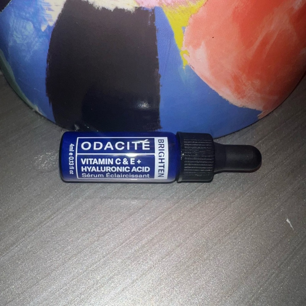 🔴 3/$18 5/$25 NEW ODACITÉ Brightening Serum, Vitamins C+E + Hyaluronic Acid 4mL - Picture 2 of 4